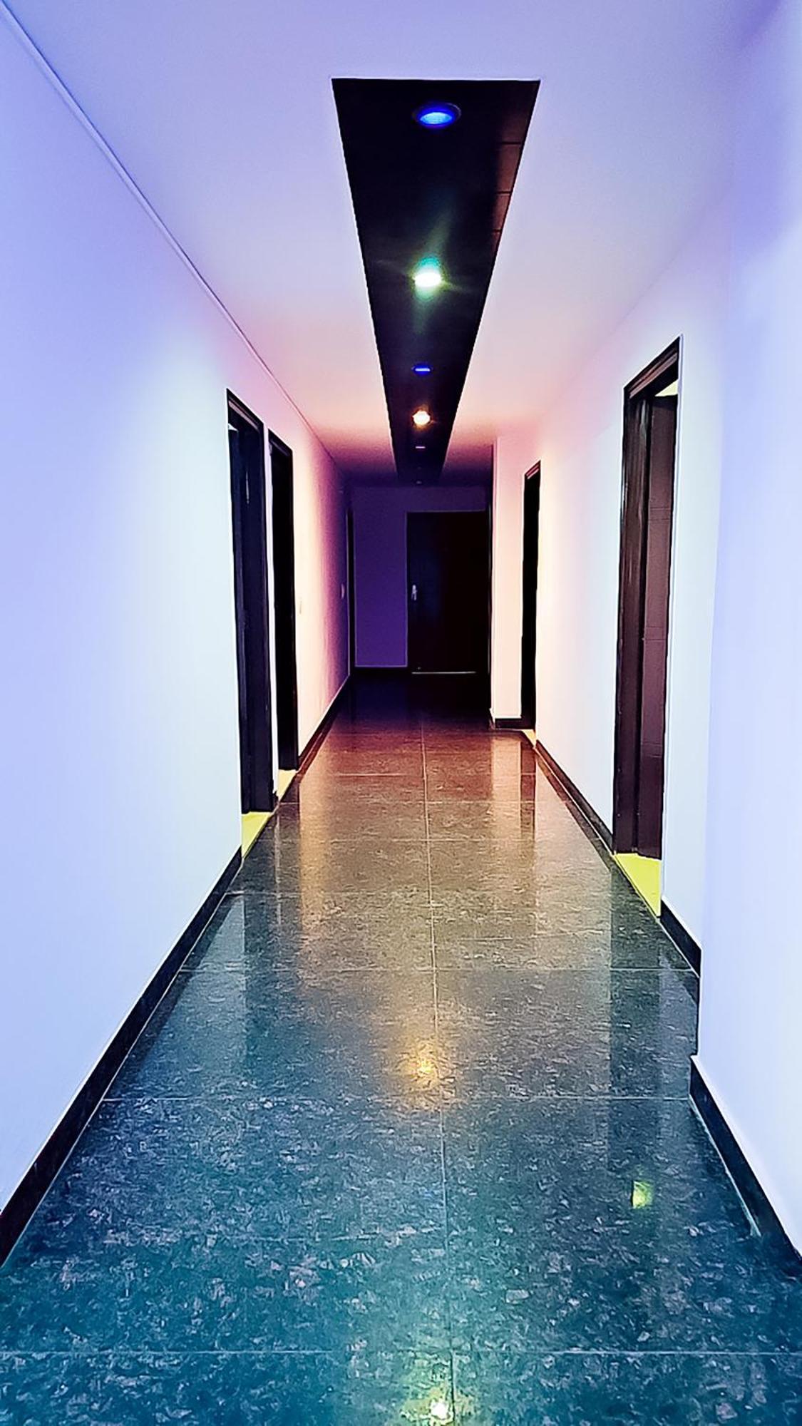 Happy Inn - Near Saket Metro Nuova Delhi Esterno foto